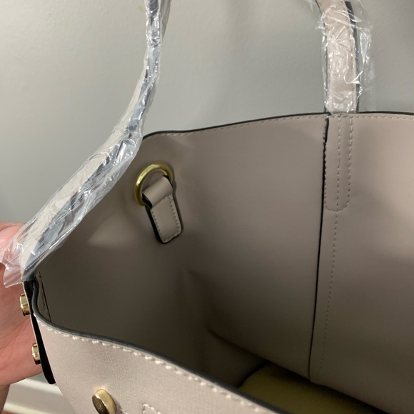 Tote and crossbody multi-use bag (vegan friendly) - Picture 5 of 8